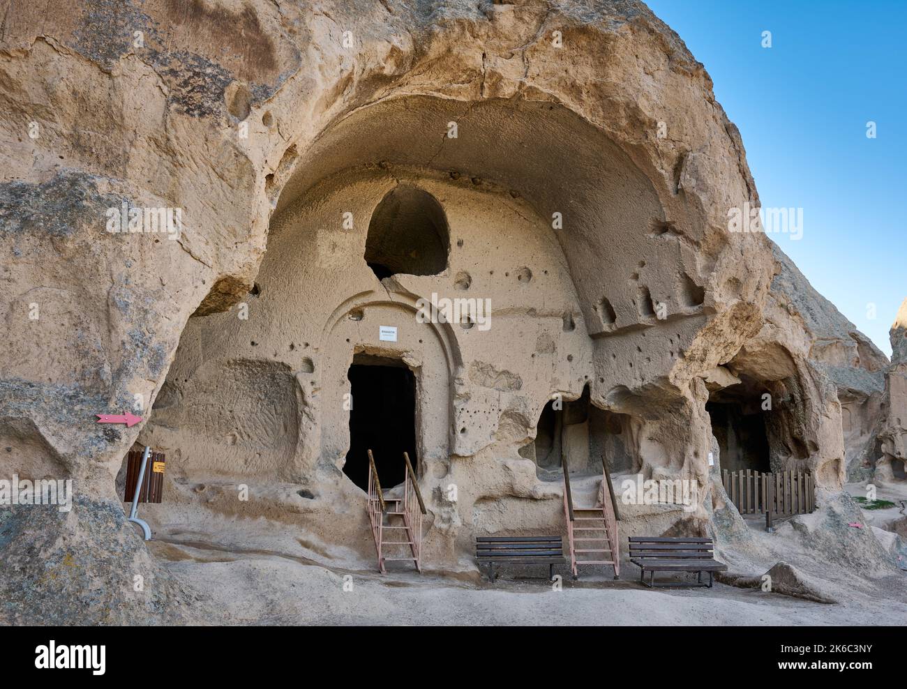 Monasterio de roca de Selime en el valle de Ihlara o Valle de Peristrema, Ihlara, provincia de Aksaray, Guzelyurt, Capadocia, Anatolia, Turquía Foto de stock