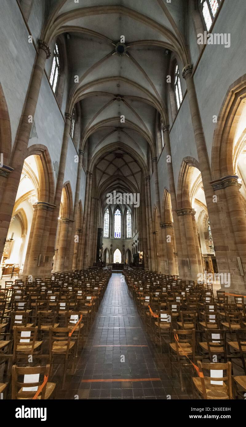 La catedral de San Martín en Colmar, Francia Foto de stock