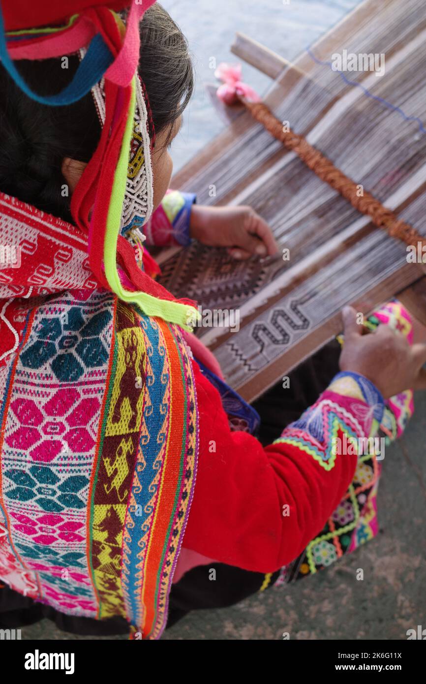 Tela quechua fotografías e imágenes de alta resolución - Alamy