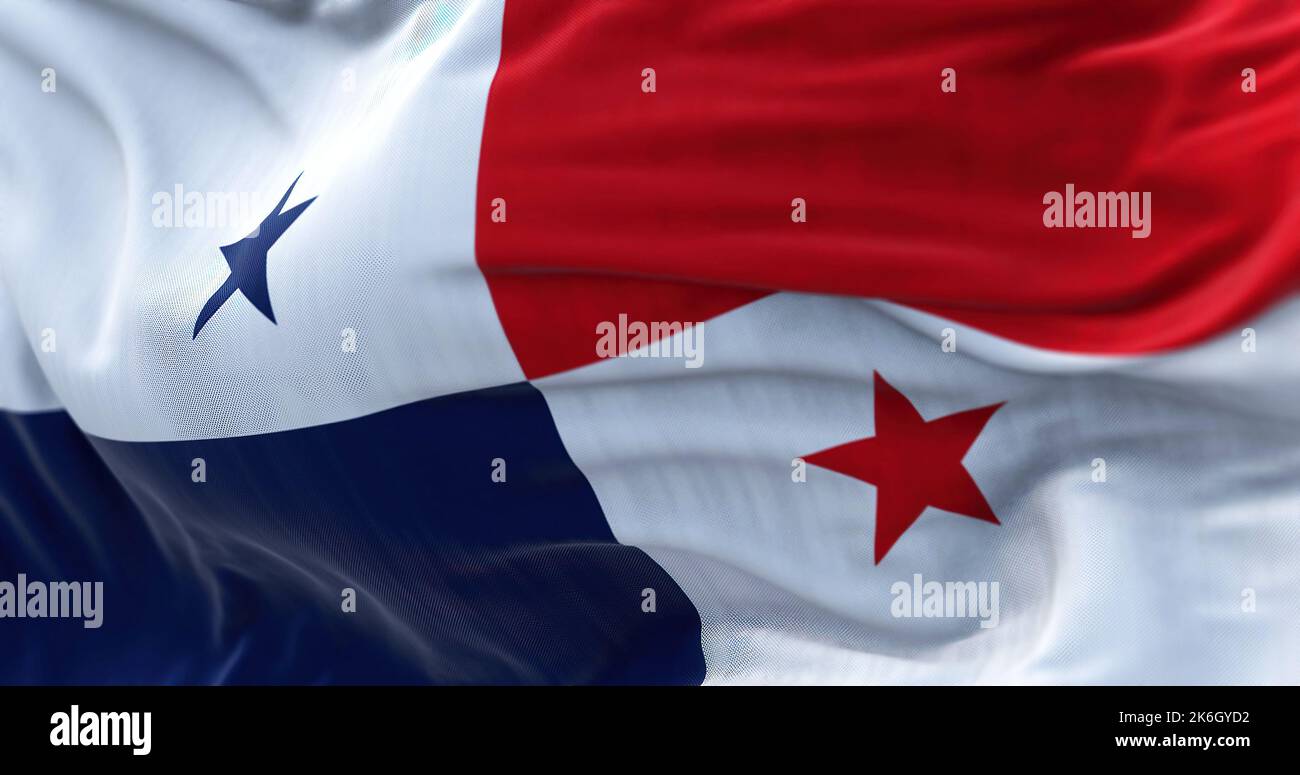 Vista de cerca de la bandera nacional de Panamá ondeando en el viento. La República de Panamá es un Estado de Centroamérica. Fondo texturizado de tela. Seleccione Foto de stock