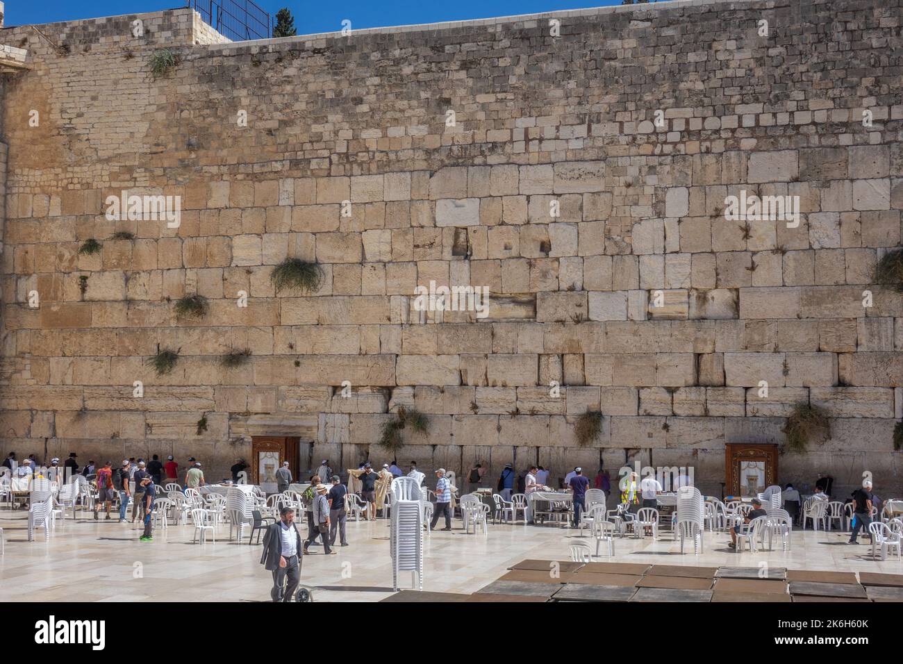 Israel, Jerusalén, el muro occidental, los judíos en oración Foto de stock