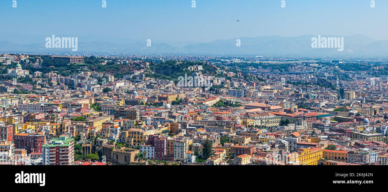 Vista panorámica de la ciudad de Nápoles, Italia. Foto de stock