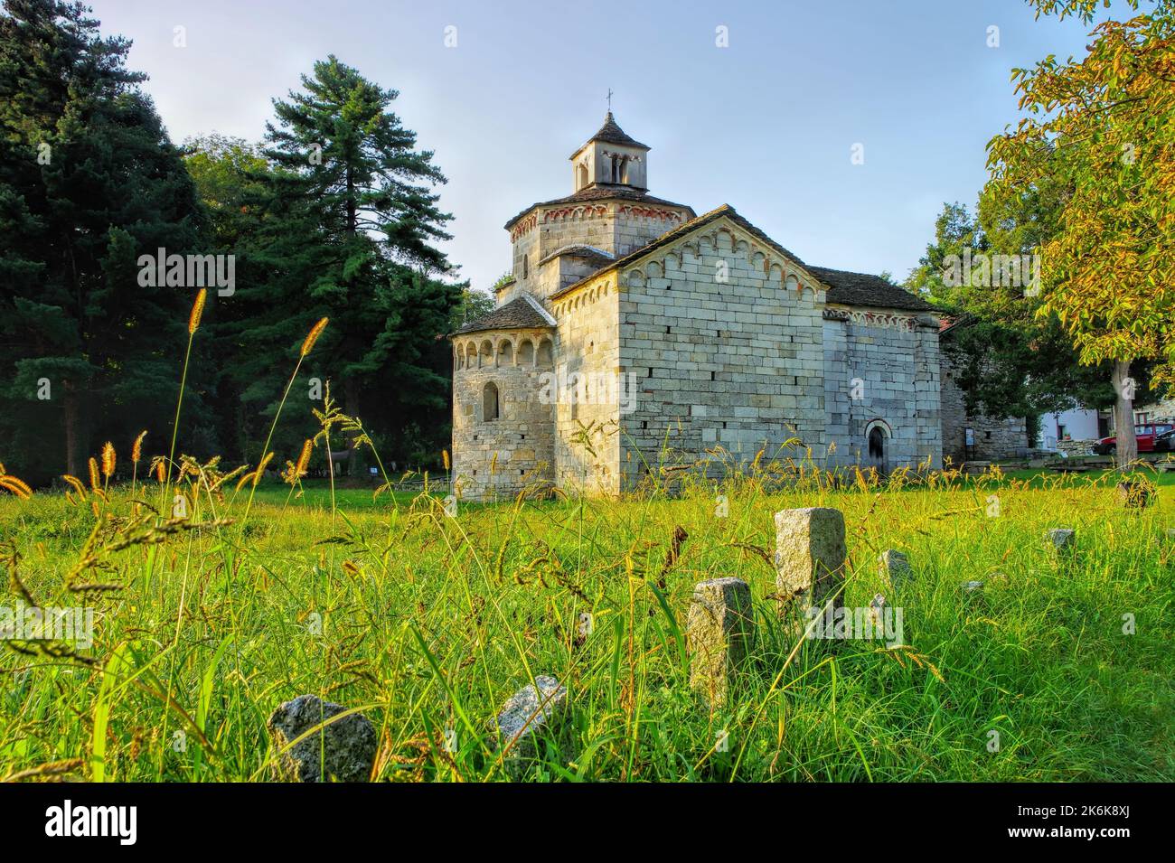 Iglesia de Montorfano, Piamonte en Italia Foto de stock