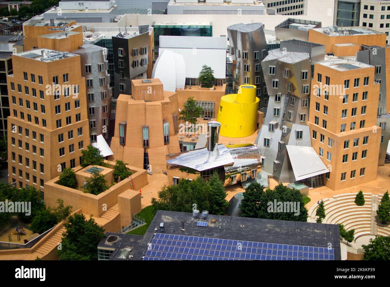 Vista aérea del Centro Ray y Maria Stata en el campus del Instituto Tecnológico de Massachussets (MIT) Foto de stock