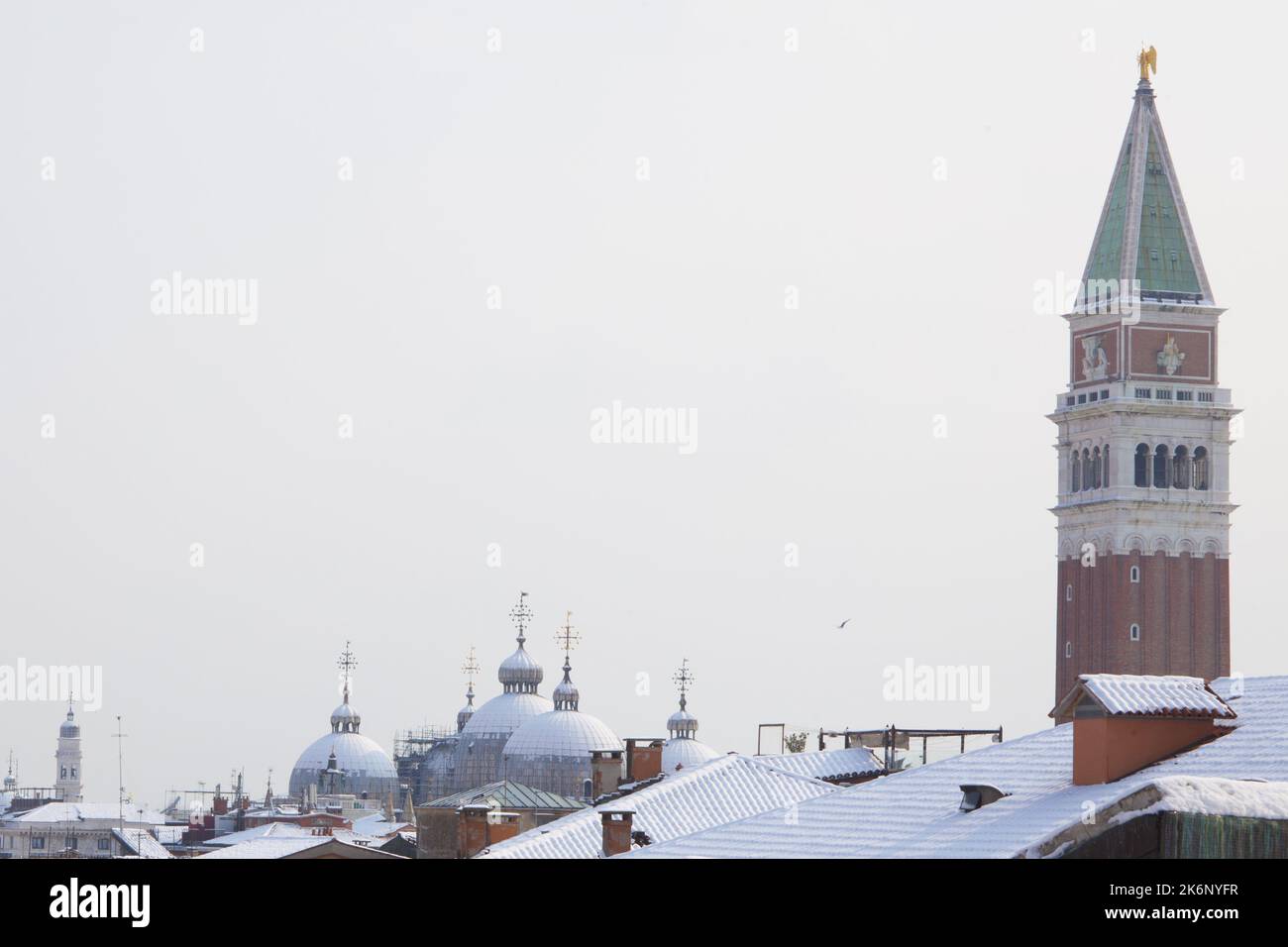 Venecia con nieve en invierno Foto de stock