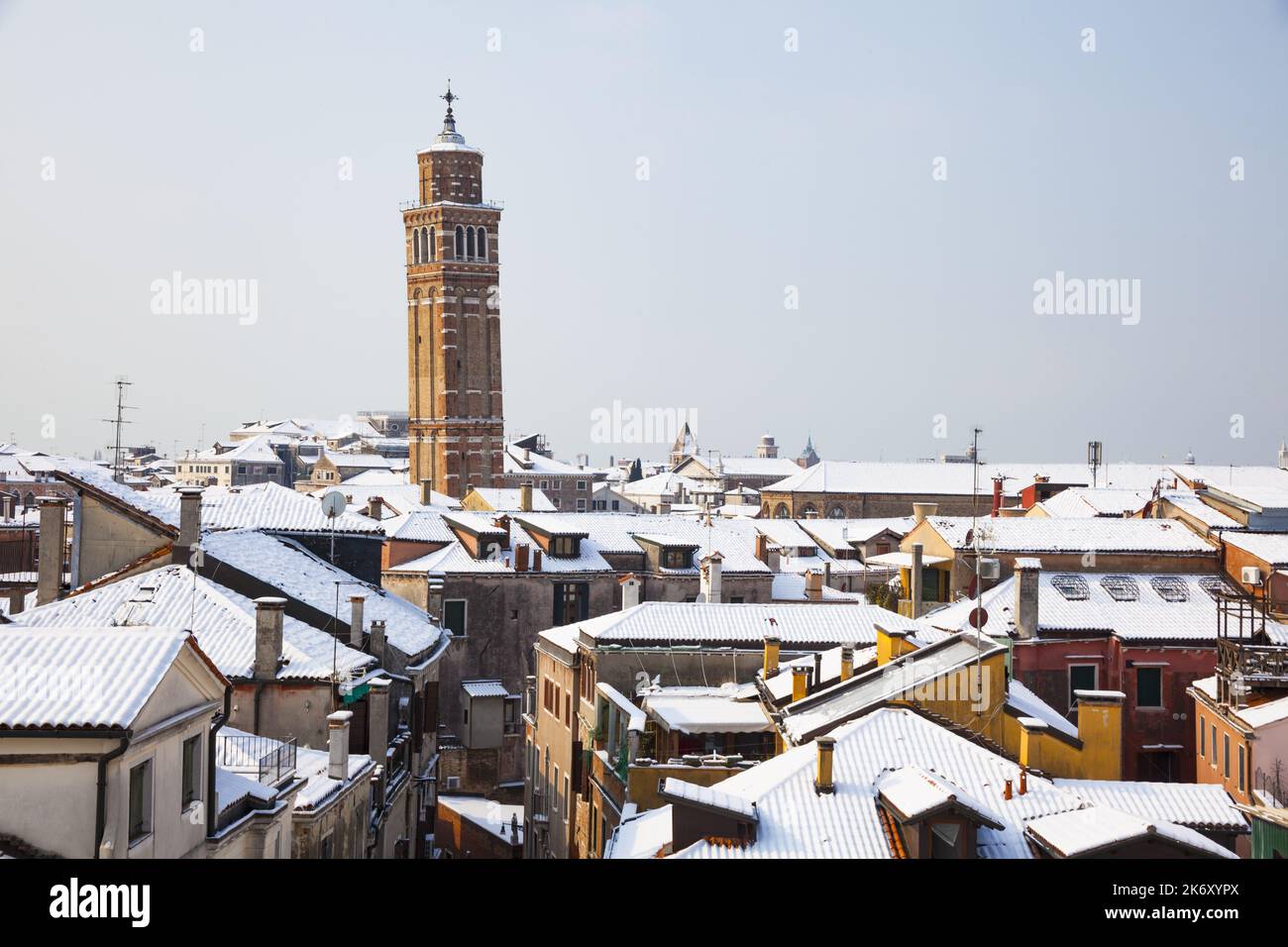 Venecia con nieve en invierno Foto de stock