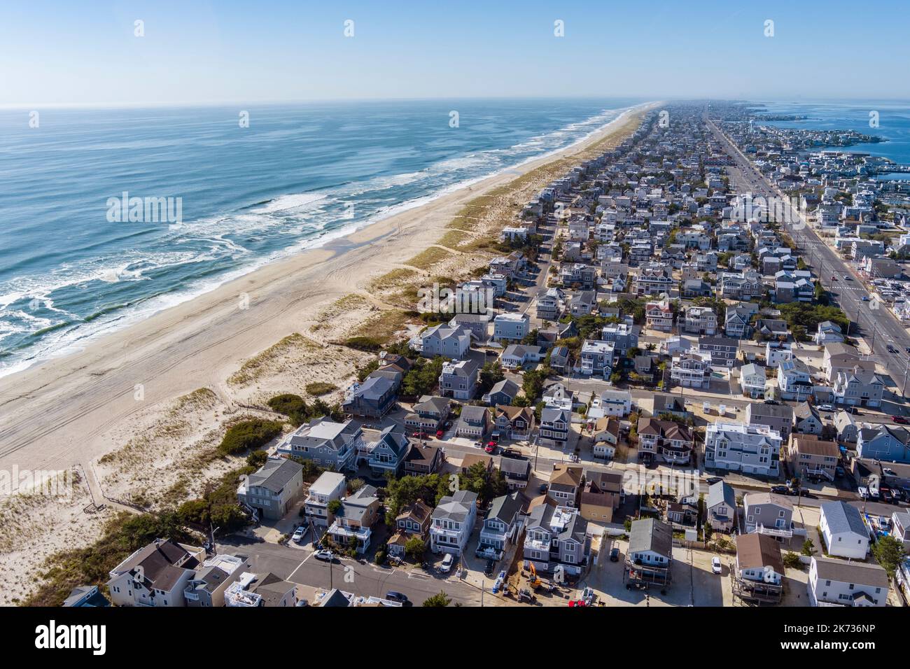 Vista aérea del fondo del barco Long Beach Island New Jersey con olas Foto de stock
