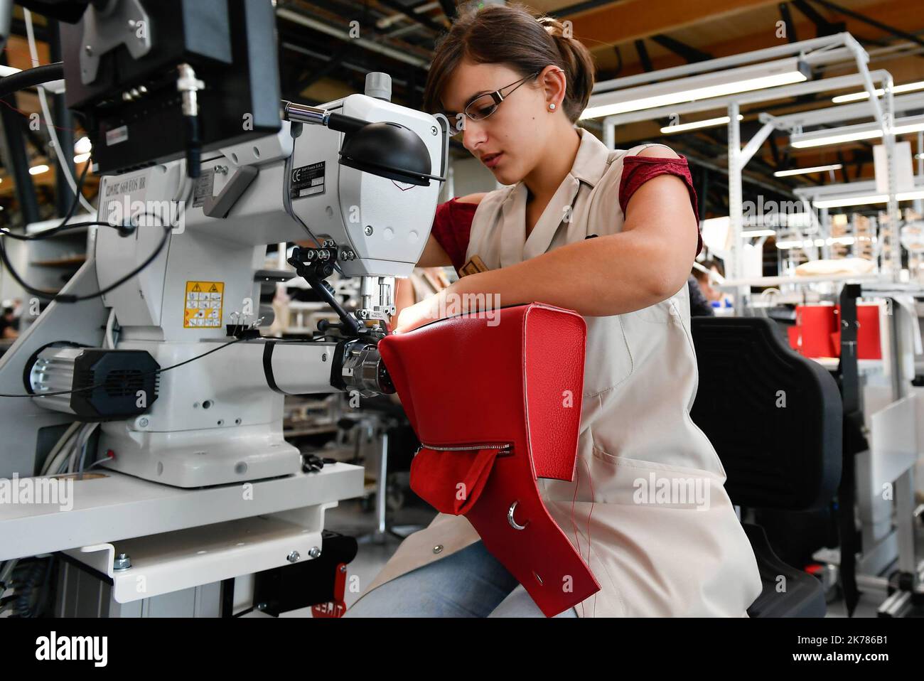 Fábrica Louis Vuitton en Beaulieu sur Layon Francia Sept 5 2019 Fotografía  de stock - Alamy