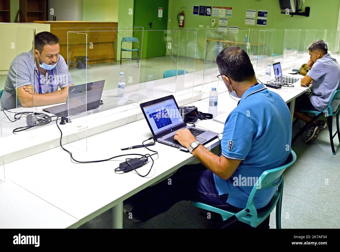 ©PHOTOPQR/LE PROGRES/RICHARD MOUILLAUD - Lisbonne Portela 14/08/2020 - OLFoot Final 8 LEGA DES CHAMPIONS -OL Foot Final 8 LEGA DES CHAMPIONS Conférence de presse de Pep Guardiola et Aymeric Laporte la veille de la rencontre du quart de finale de league des entre OL et Manchester City champions presse en visio conférence depuis la salle Media Presse Cause Covid rueda de prensa en el estadio José Alvalade de Lisboa el 14 de agosto de 2020 en vísperas del partido de cuartos de final de fútbol de la UEFA Champions League entre Manchester City y Lyon. Foto de stock