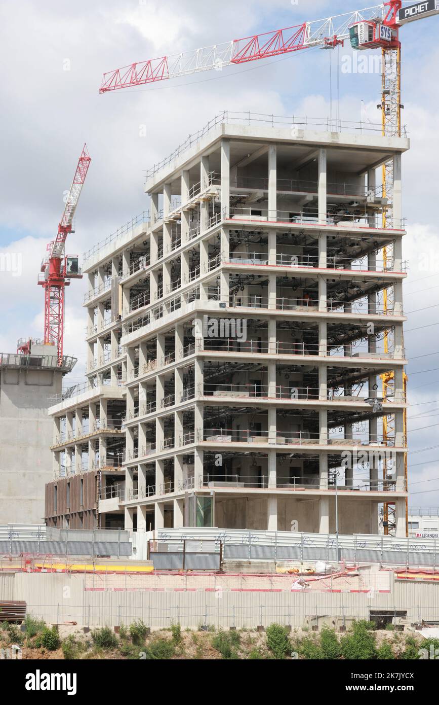 ©PHOTOPQR/LE PARISIEN/Ph Lavieille ; SAINT OUEN ; 01/08/2022 ; Illustration du chantier du village des athlètes pour les Jeux Olympiques de 2024 implante sur les communes de Saint Ouen et St Denis. - Saint Ouen, Francia, agosto de 1st 2022 lugar de la aldea de los atletas para los Juegos Olímpicos de 2024 situado en los municipios de Saint Ouen y St Denis. Foto de stock