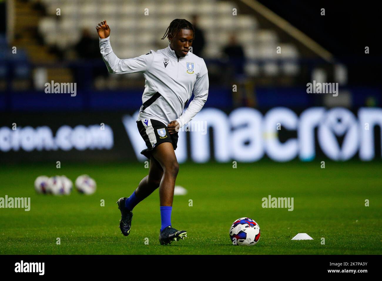 Sean Fusire 30 de Sheffield Miércoles durante el Torfeo Papa John