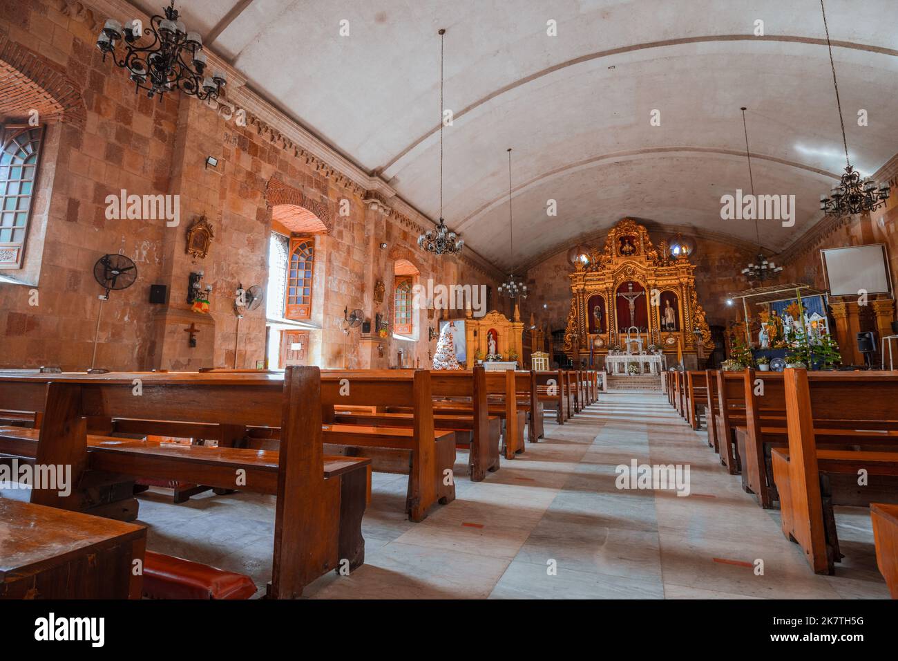 Iglesia Miagao oficialmente llamada Santo Tomás de Villanueva. Altar