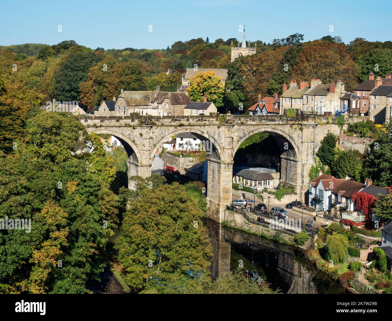 Viaducto ferroviario sobre el río Nidd en Knaresborough North Yorkshire England Foto de stock