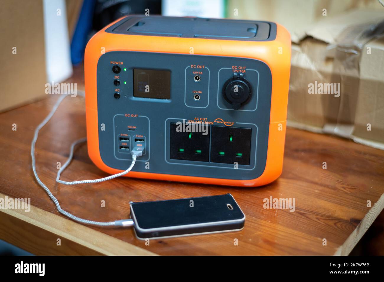 Portátil estación de energía solar generador de electricidad con iPhone