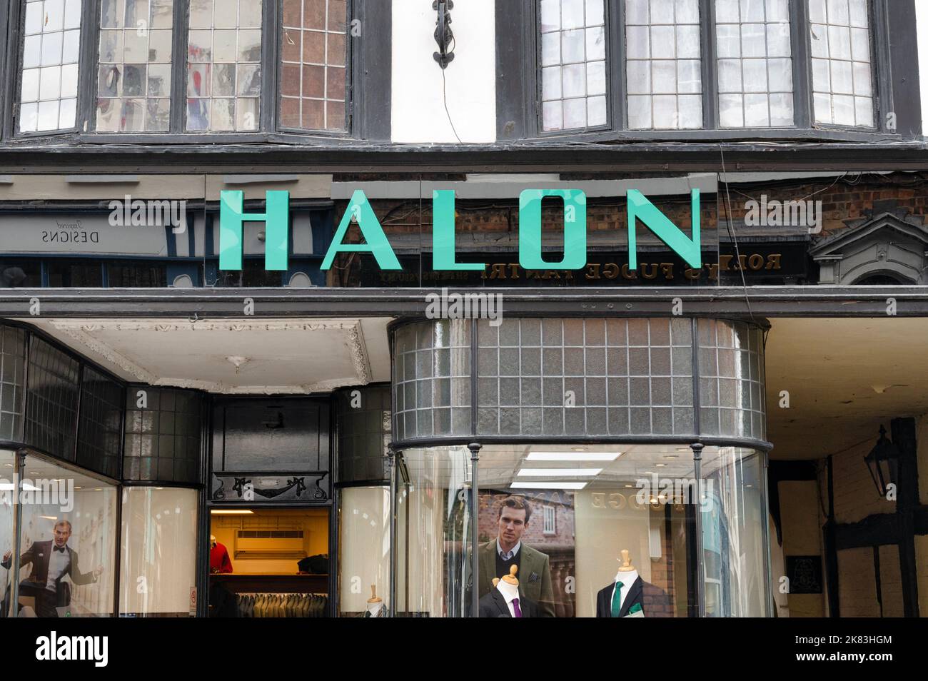 Shrewsbury, Reino Unido - 14 de julio de 2022: Halon Clothing Store en Shrewsbury, Engalnd. Foto de stock
