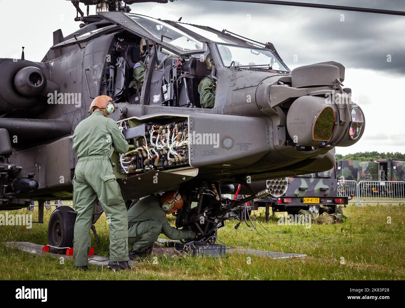Helicópteros Boeing AH-64 Appache de ataque en la Base Aérea Gilze-Rijen, Países Bajos - 20 de junio de 2014 Foto de stock