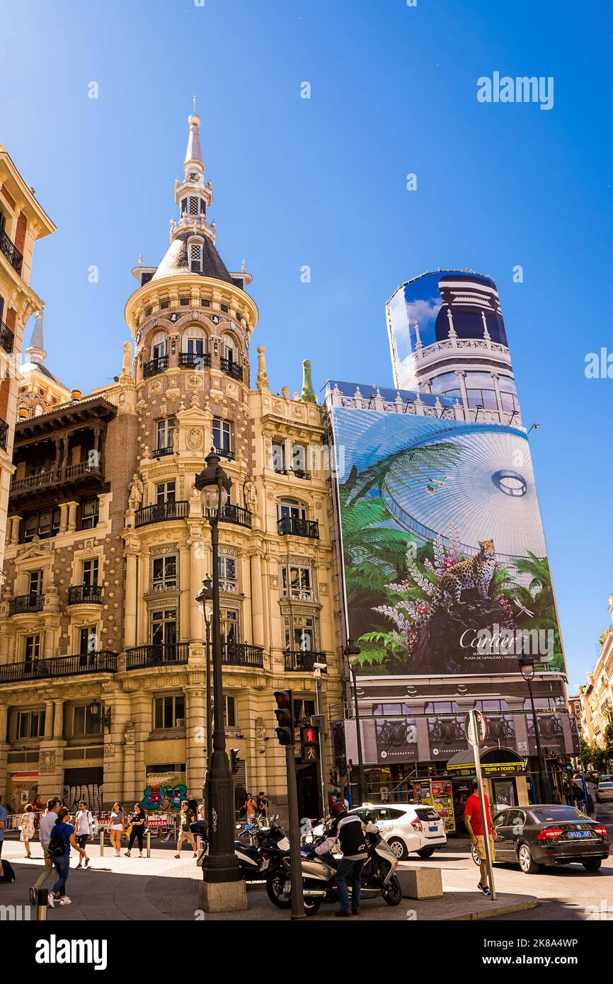 Madrid, España - 19 de junio de 2022: Palacio Allende en el centro de Madrid, en la plaza Canalejas Foto de stock