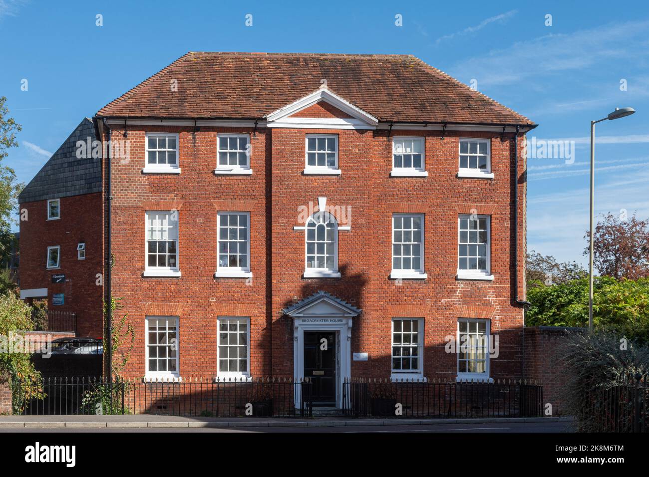 Broadwater House en Romsey, Hampshire, Inglaterra, Reino Unido, es un edificio catalogado de grado II* Foto de stock