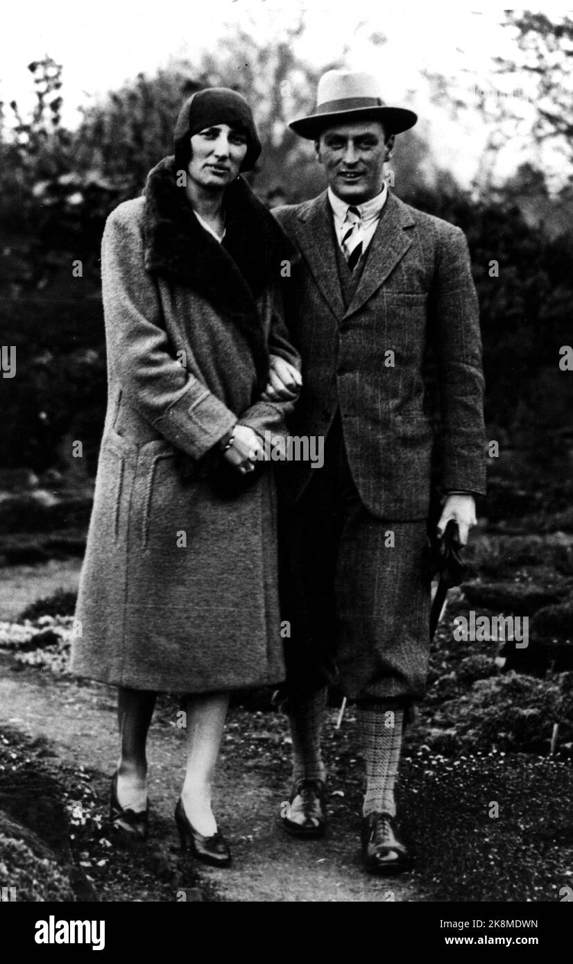 La casa real noruega, el príncipe heredero Olav y su prometida, la princesa Märtha de Suecia, en un paseo marítimo en 1929. Ella nació 28/3 - 1901, murió el 5 de abril de 1954. Él nació 2/7 - 1903, muerto el 17 de enero de 1991. Foto de stock