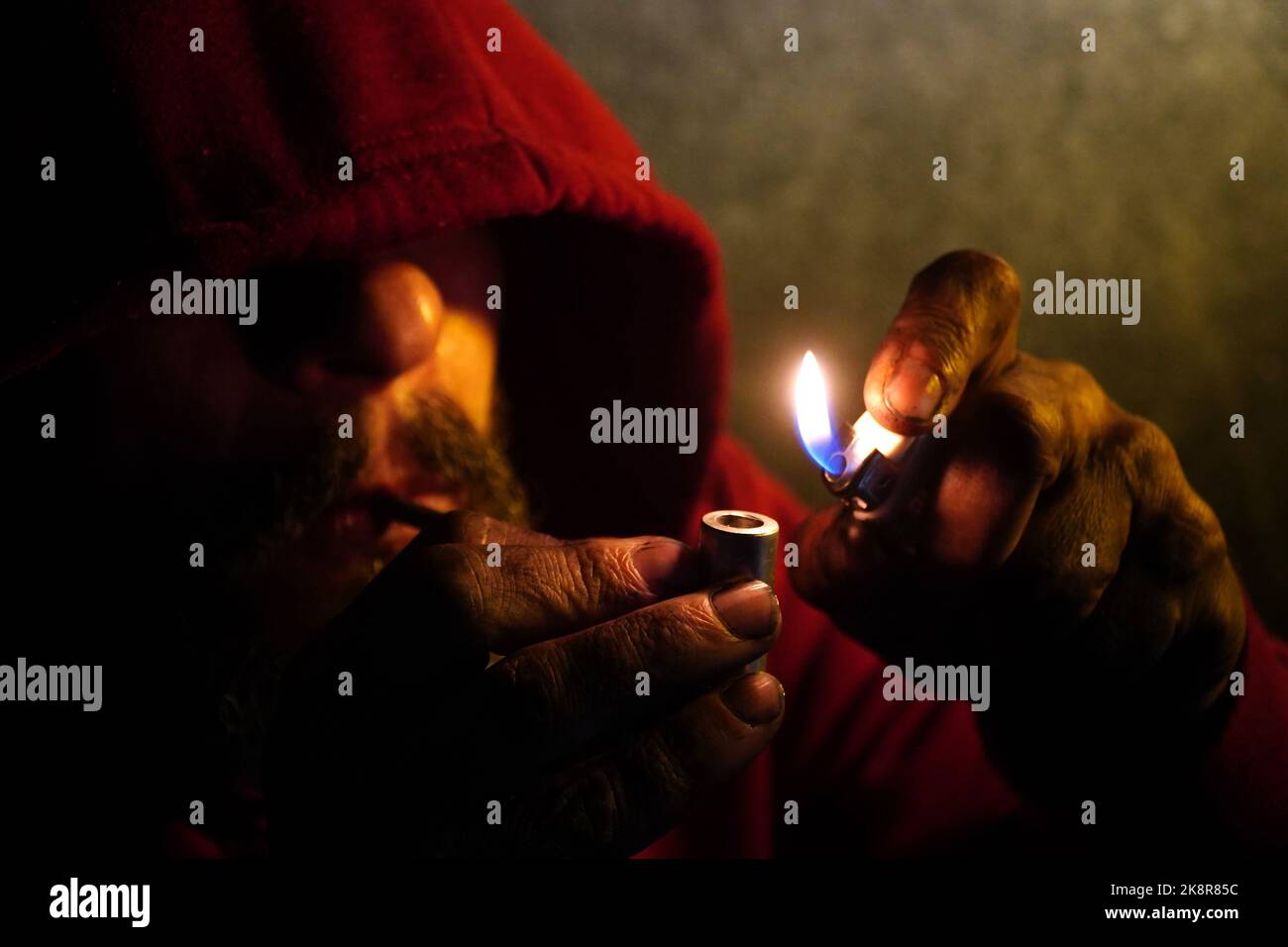 Pipa de droga fotografías e imágenes de alta resolución - Alamy