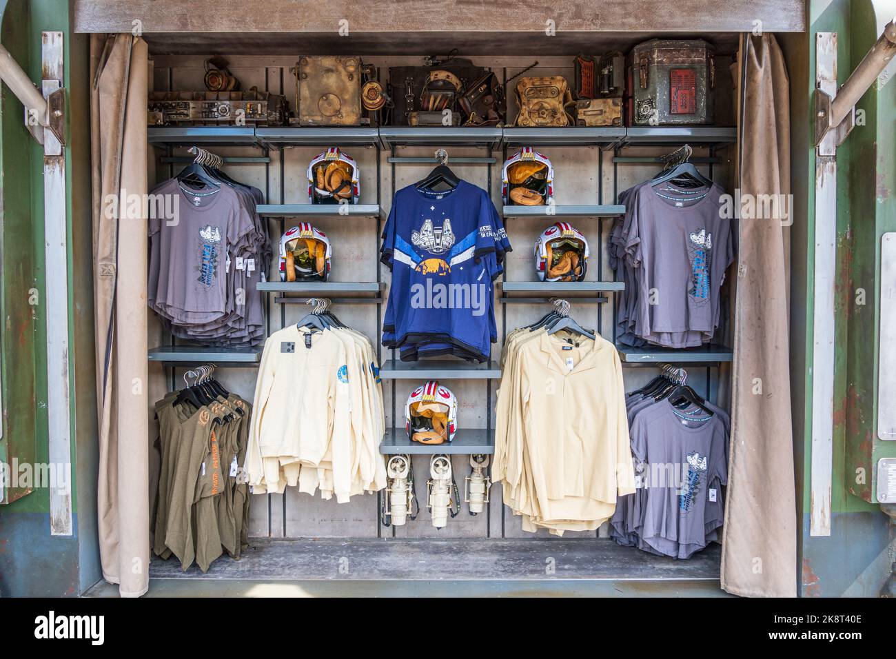 Productos de Star Wars a la venta en Galaxy's Edge, Hollywood Studios - Walt Disney World Resort, Lake Buena Vista, Florida, EE.UU Foto de stock