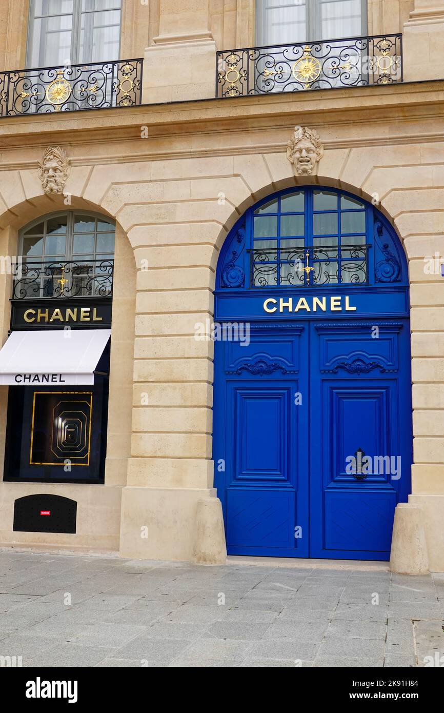Chanel boutique paris fotografías e imágenes de alta resolución - Alamy