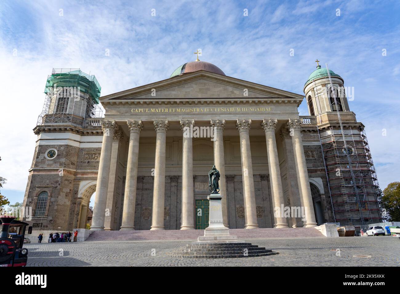 10.15.2022, Eszergom, Hungría: Renovación de la Catedral de Nuestra Señora de la Asunción y San Adalberto en Esztergom Hungría . Foto de stock