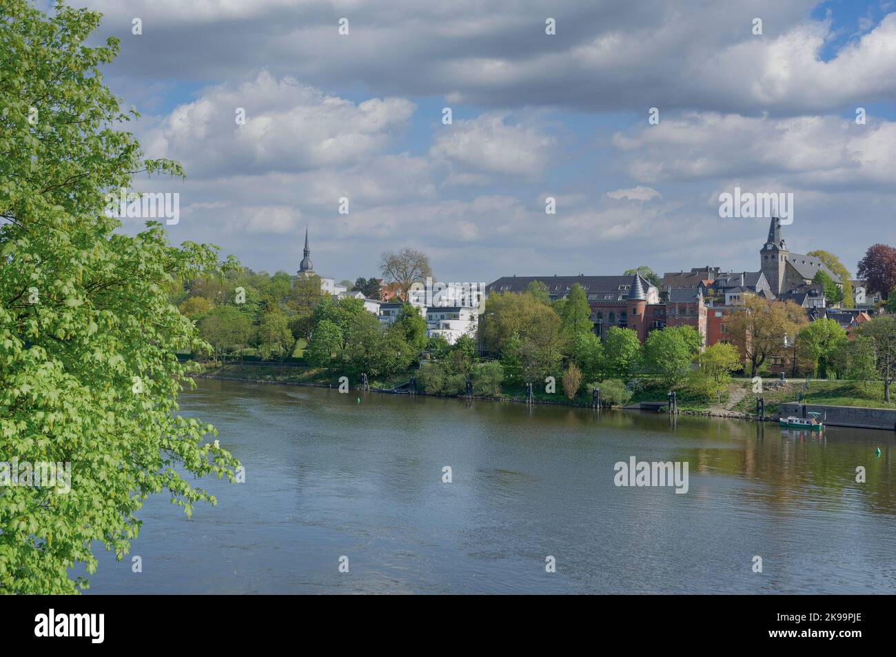 Essen-Kettwig en el río Ruhr, Ruhrgebiet, Alemania Foto de stock