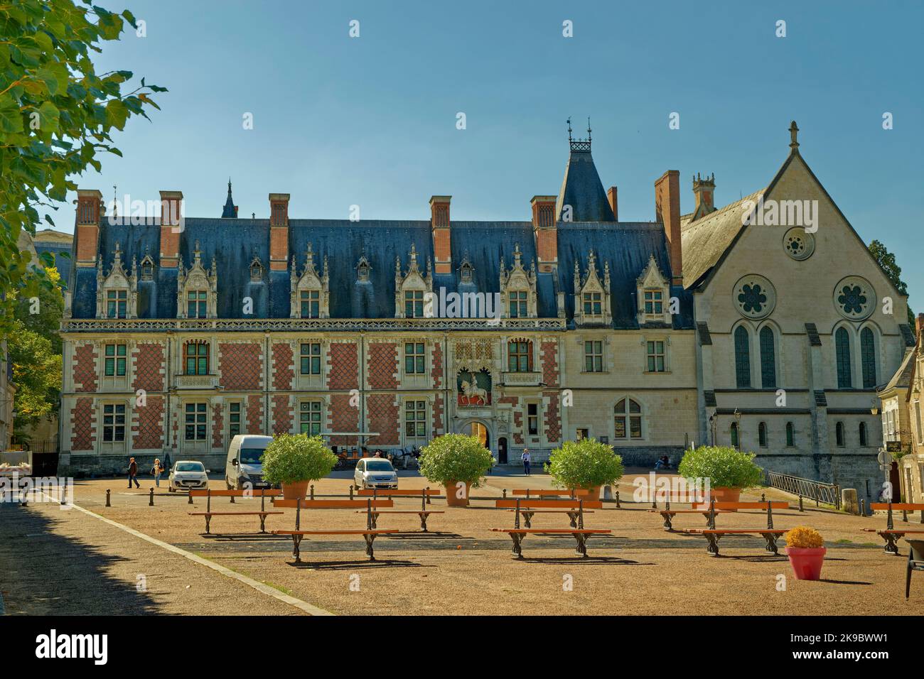 Exterior del Real Château de Blois situado en el centro de la ciudad de Blois, Loir-et-Cher, en el Valle del Loira, Francia. Foto de stock