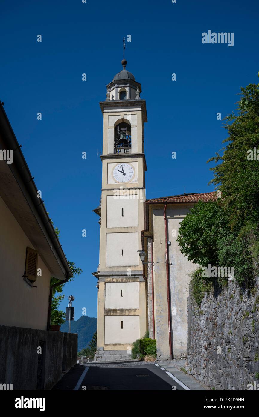 Iglesia de San Abundio (Chiesa di Sant'Abbondio), Mezzegra, Lago Como, Lombardía, Italia Foto de stock
