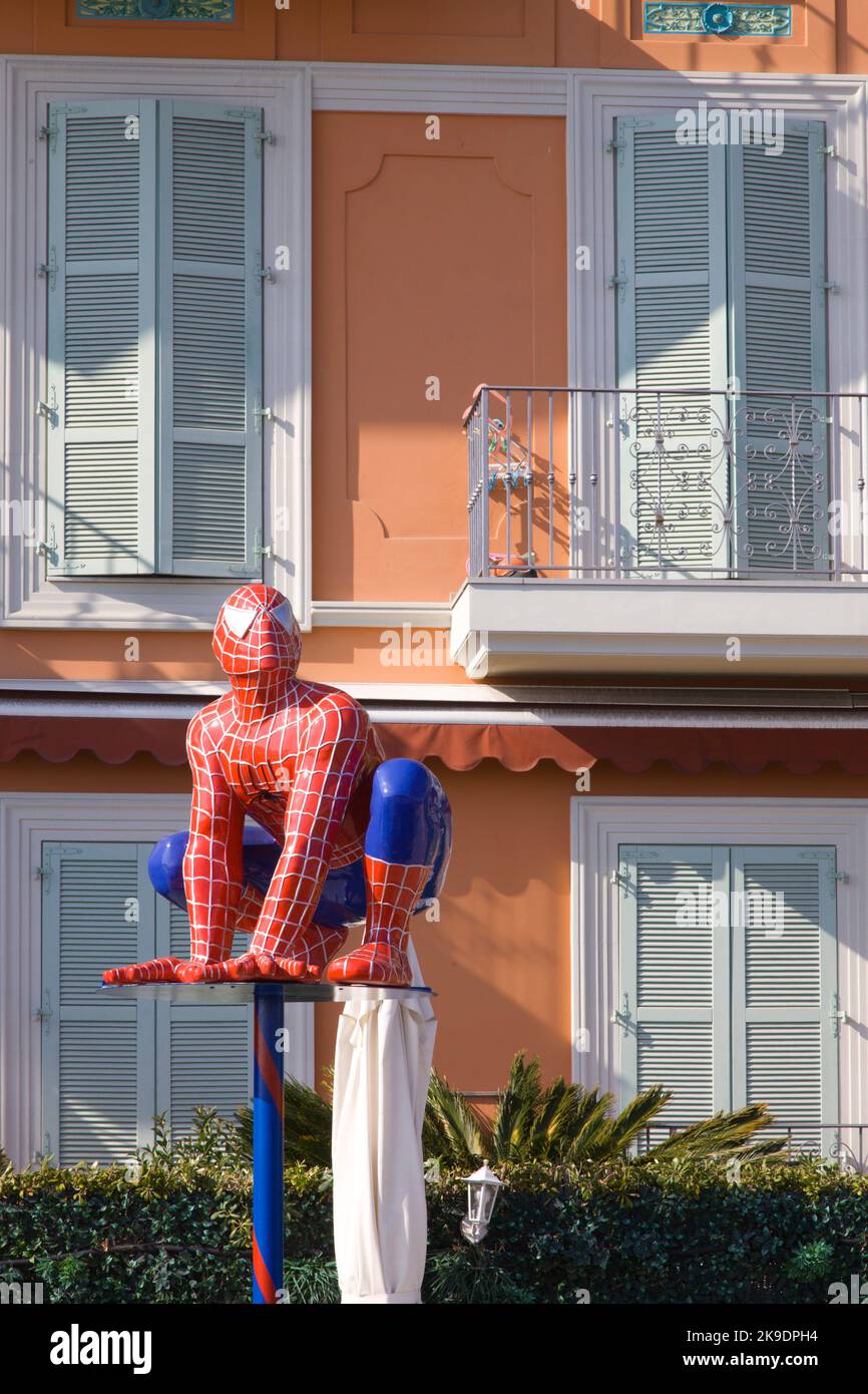 Estatua de spiderman fotografías e imágenes de alta resolución - Alamy