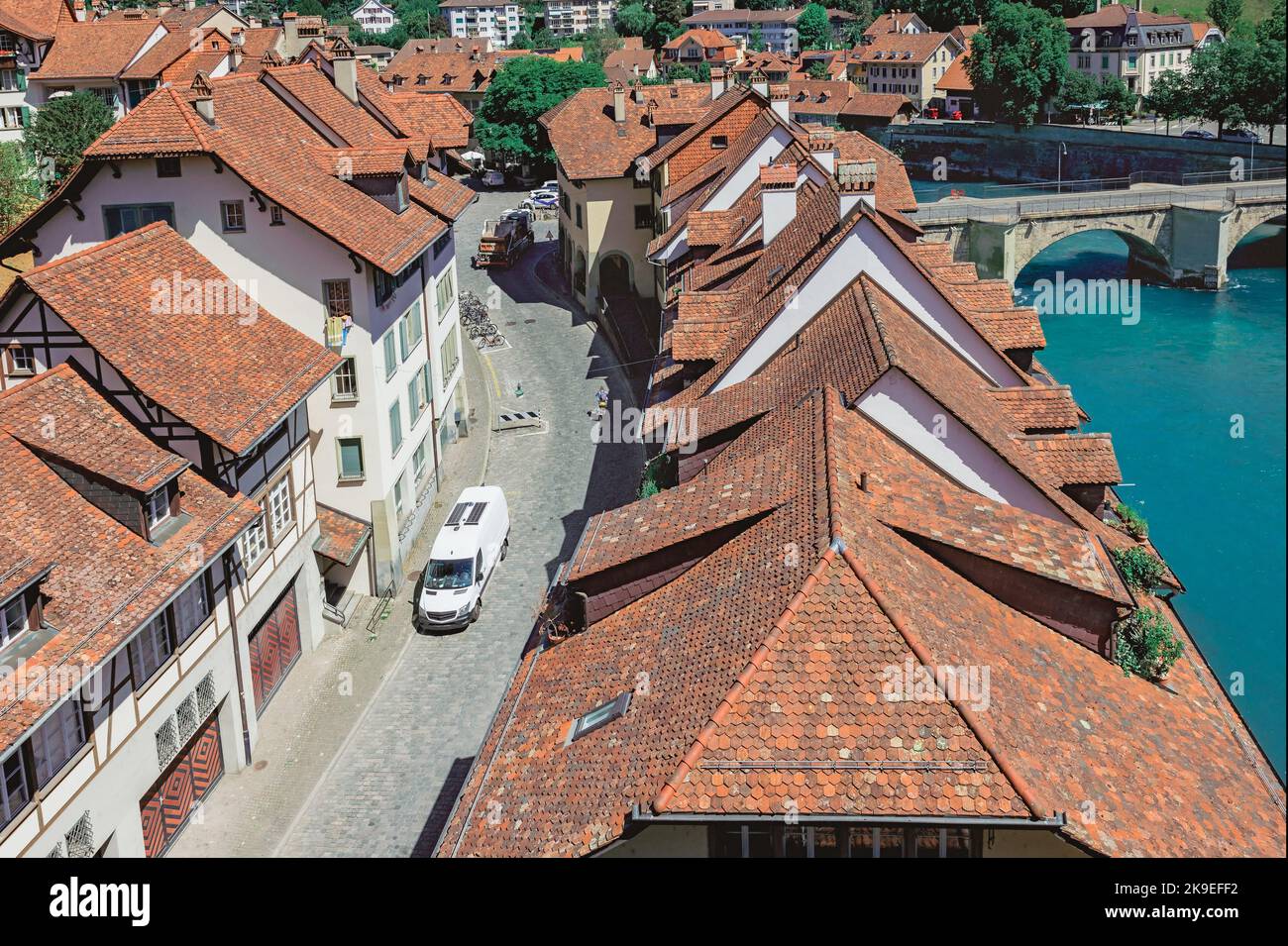 Berna ciudad Suiza vista aérea de los tejados de la ciudad vieja día de verano Foto de stock