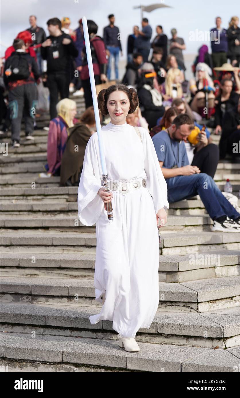 Princess leia costume fotografías e imágenes de alta resolución - Alamy