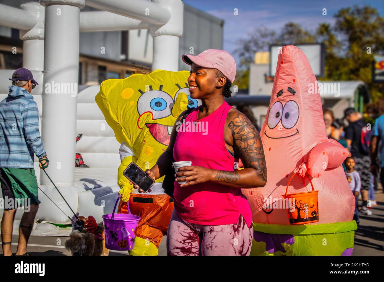 Traje de bob esponja fotografías e imágenes de alta resolución - Alamy