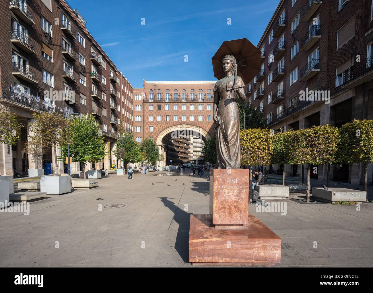 Estatua de Sisi (Elisabeth) en la Plaza Madach - Budapest, Hungría Foto de stock