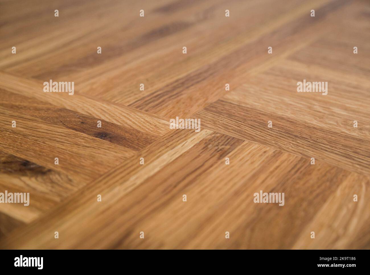 Mesa pegada a vigas de madera. Fondo de madera Fotografía de stock - Alamy
