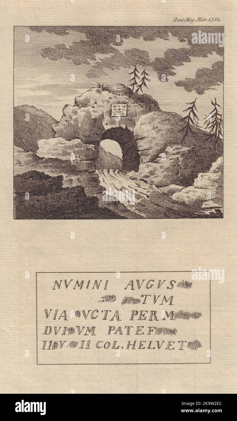 Una Roca Perforada en Suiza, Pierre Pertuis, con una Inscripción Romana 1782 Foto de stock