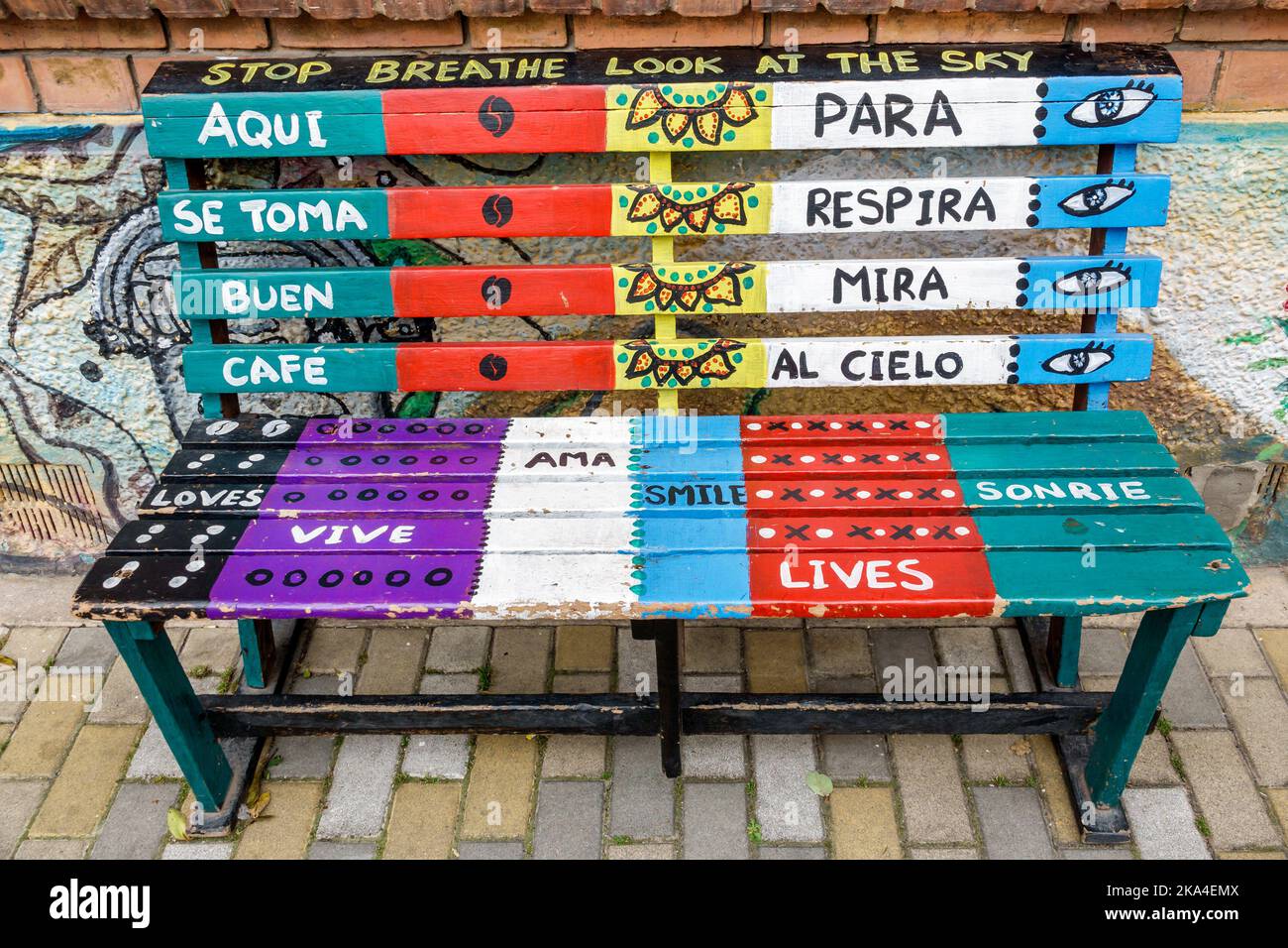 Bogotá Colombia,La Candelaria Centro Historico CENTRO HISTÓRICO CENTRO DE LA CIUDAD ANTIGUA CARRERA 2 DIVINO CAFE Especial BENCH,RESTAURANTE RESTAURANTES din Foto de stock