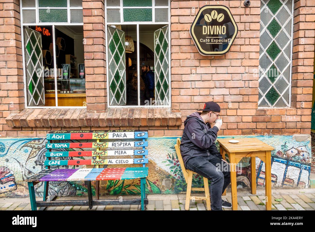 Bogotá Colombia, La Candelaria Centro Histórico Centro Histórico Centro Ciudad Vieja Centro Carrera 2 Divino Cafe Especial, restaurantes Dine dini Foto de stock