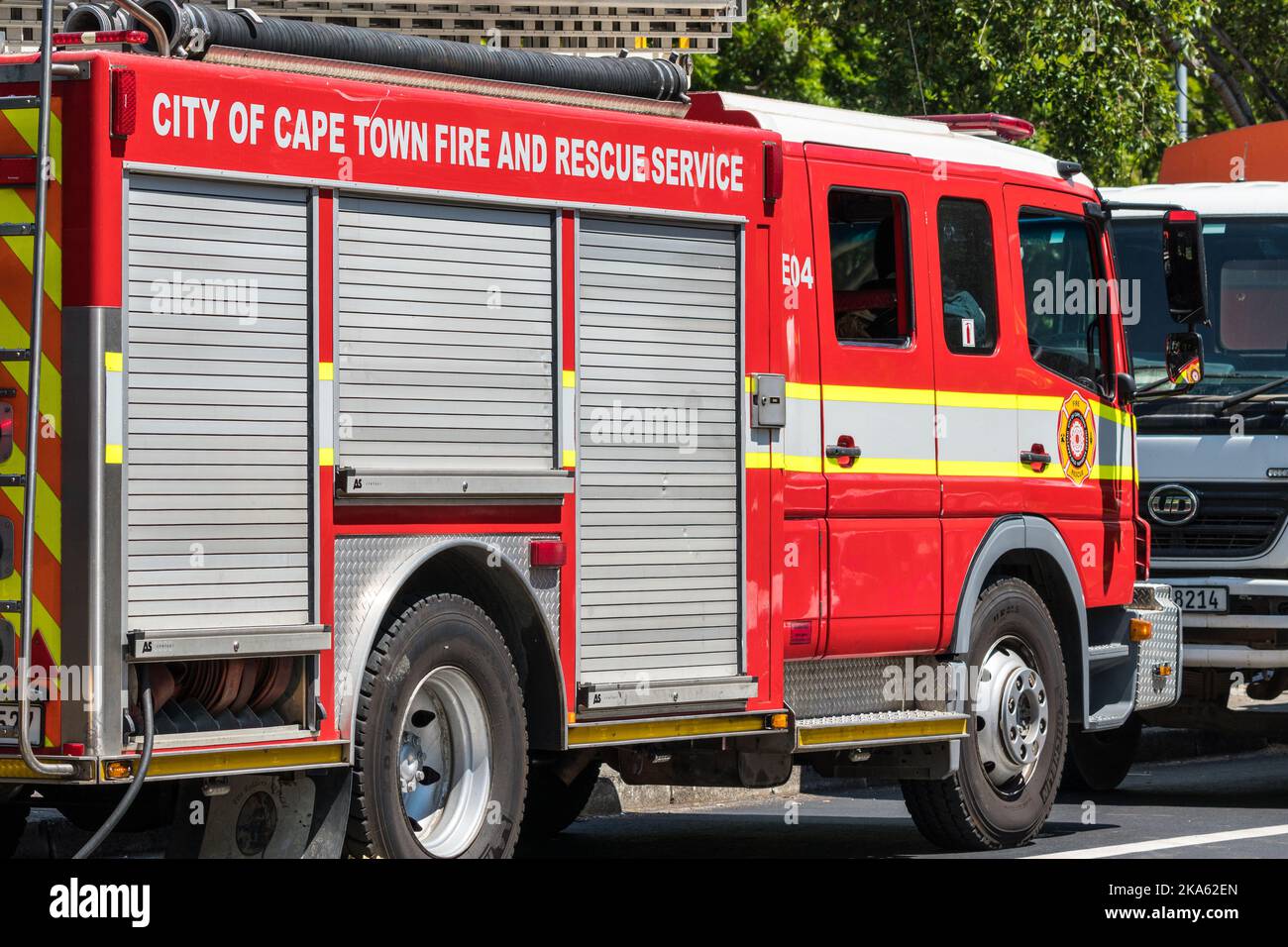 Ciudad de Ciudad del Cabo servicio de bomberos y rescate de motor de bomberos o camión de primeros planos servicios de emergencia concepto Foto de stock