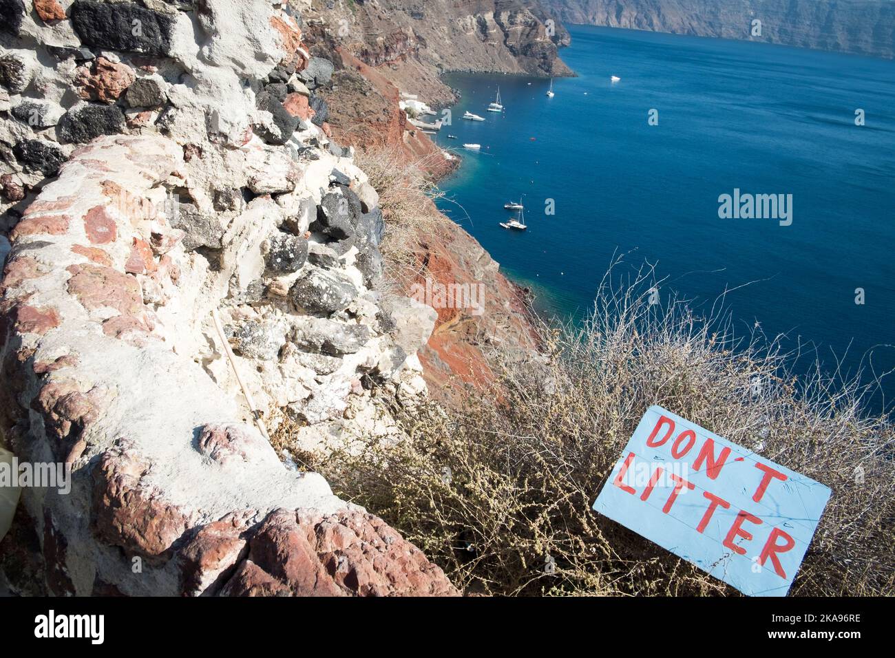 Santorini , una de las islas Cícladas del mar Egeo. Foto de stock