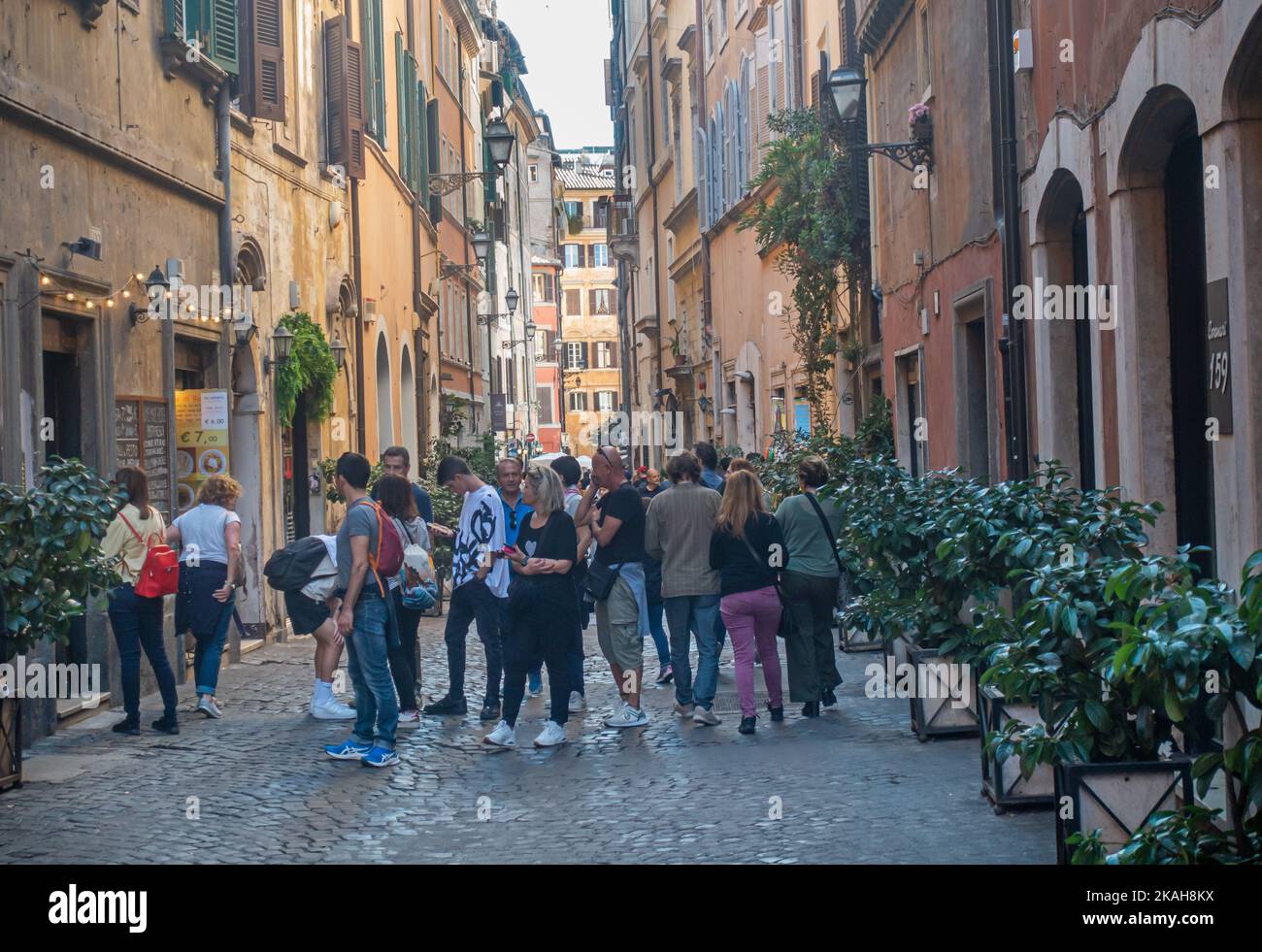 Roma, Italia Noviembre 2022 Via dei Coronari en el centro histórico de la ciudad Fotografía de