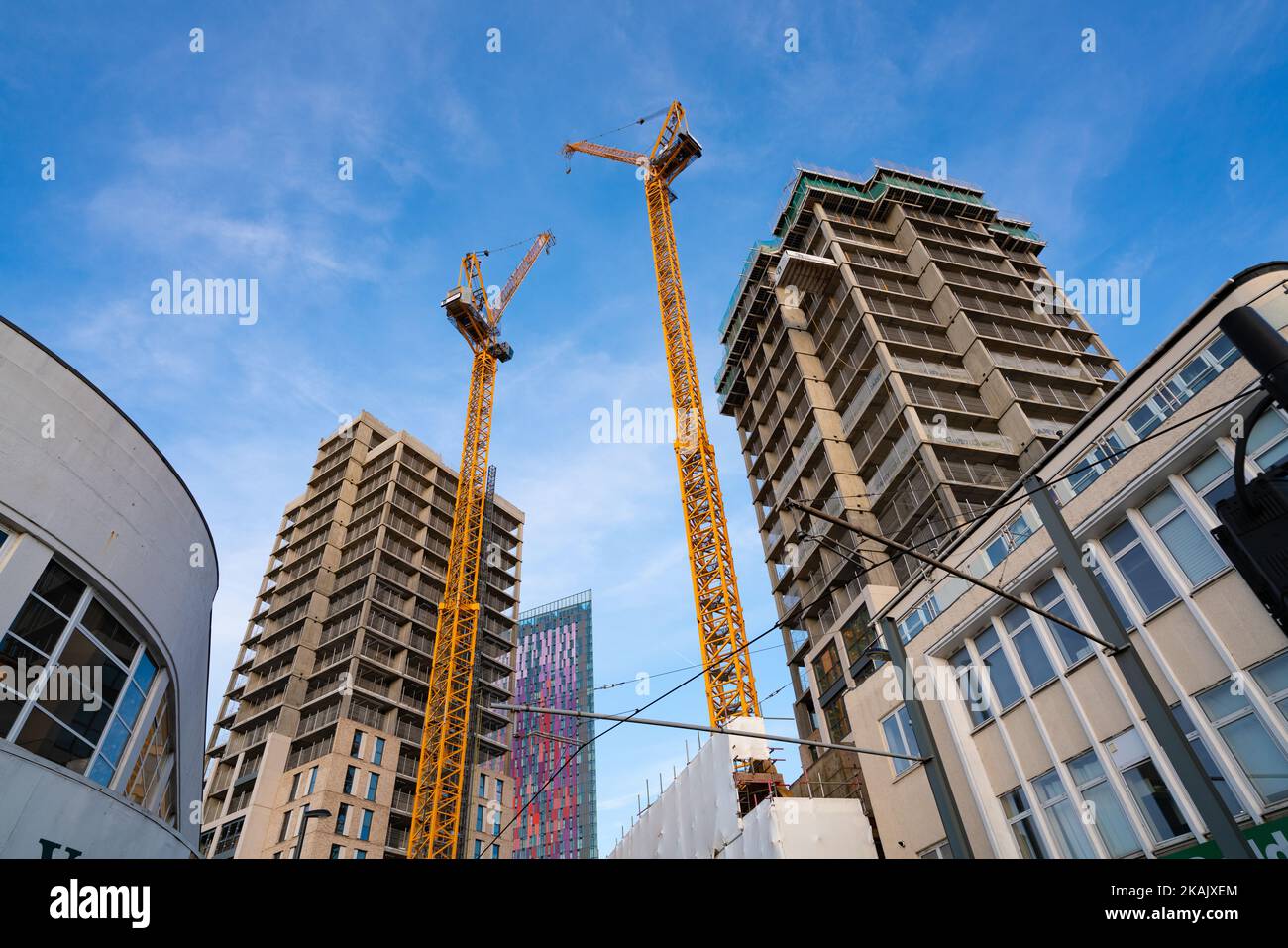 Nuevos pisos en construcción en el centro de la ciudad de Croydon Foto de stock
