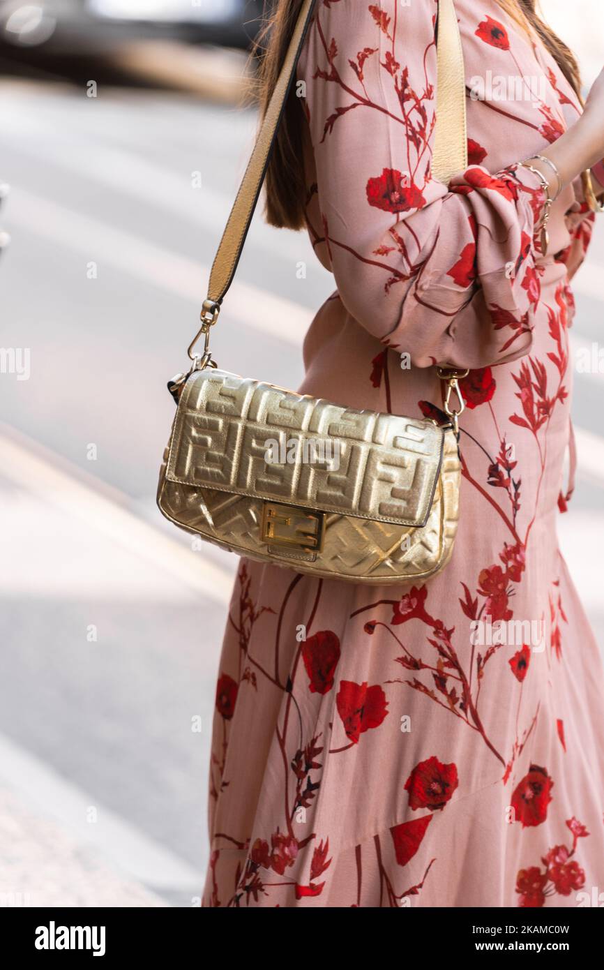 Mil n Italia 22 de septiembre de 2022 Mujer con bolso Fendi
