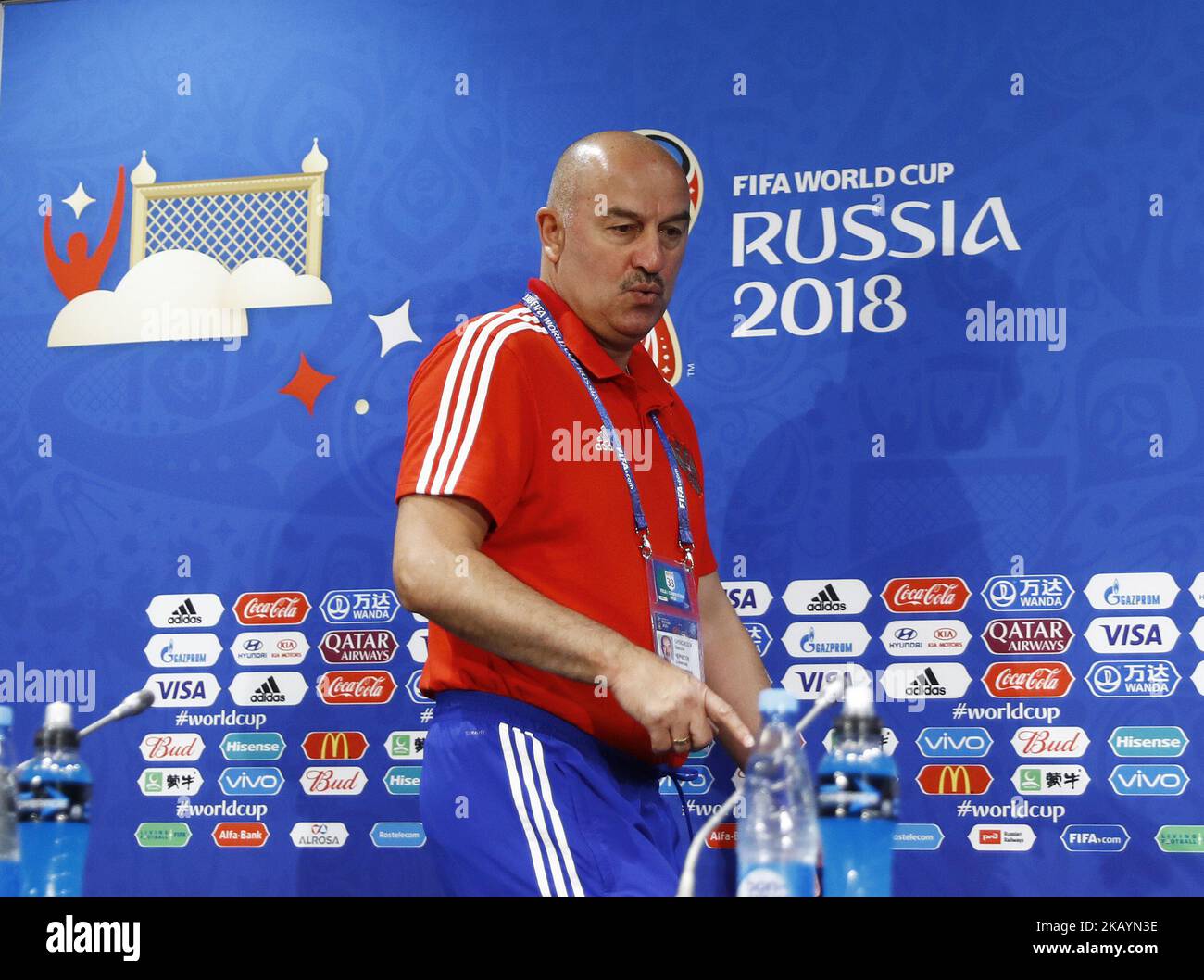 Conferencia de prensa sobre Rusia - Copa Mundial de la FIFA Rusia 2018 Stanislav Cherchesov, entrenador de Rusia, en el estadio Luzhniki de Moscú, Rusia, el 30 de junio de 2018. (Foto de Matteo Ciambelli/NurPhoto) Foto de stock