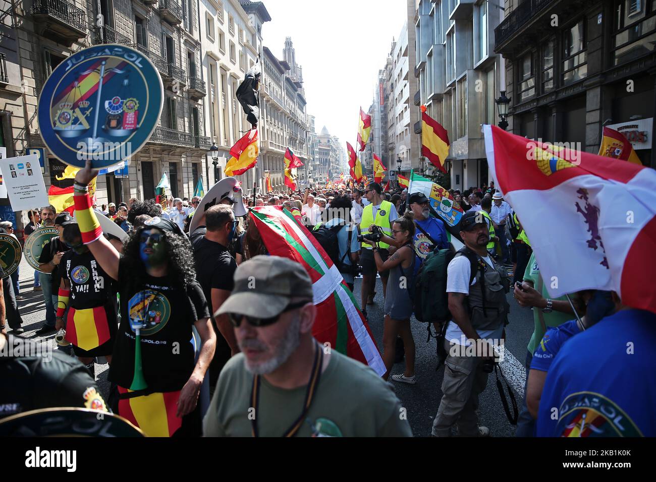 Oficiales de la Policía Nacional y de la Guardia Civil españolas se  manifiestan durante una manifestación convocada por JUSAPOL, un sindicato  de policía, para conmemorar su operación de prevención del 2017 Referéndum