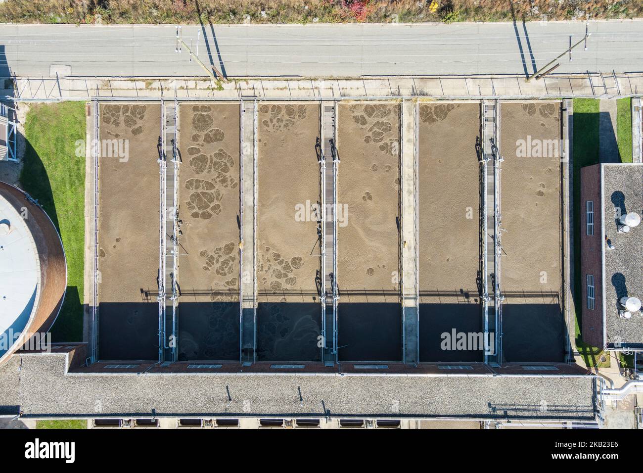 Vista aérea de la instalación de tratamiento de aguas residuales, Norristown, Pensilvania, EE.UU Foto de stock