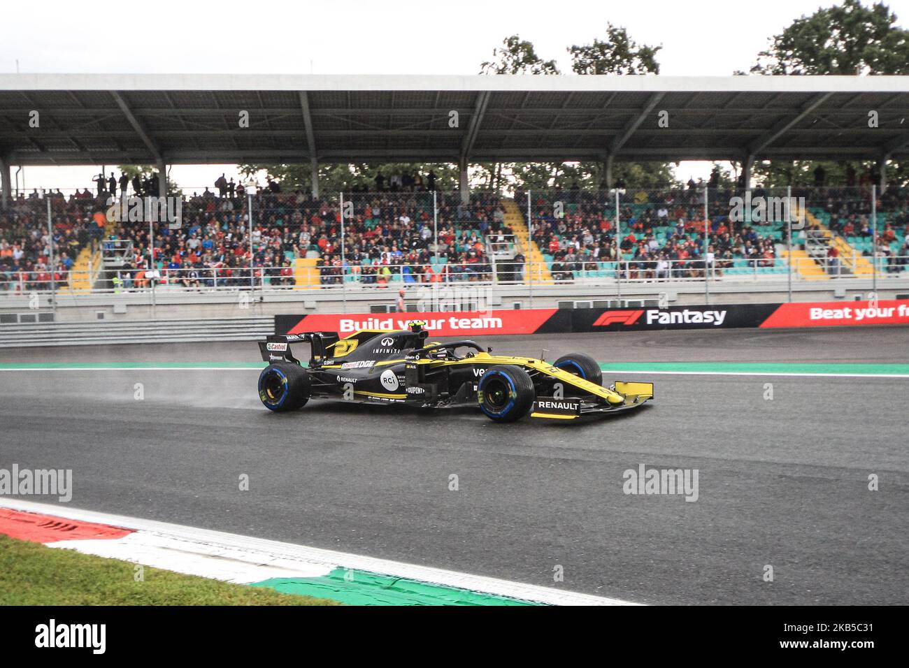 Nico Hulkenberg Conducir el (27) Renault F1 Team en pista durante la práctica para el Gran Premio de Fórmula Uno de Italia en Autodromo di Monza el 6 de septiembre de 2019 en Monza, Italia. (Foto de Emmanuele Ciancaglini/NurPhoto) Foto de stock