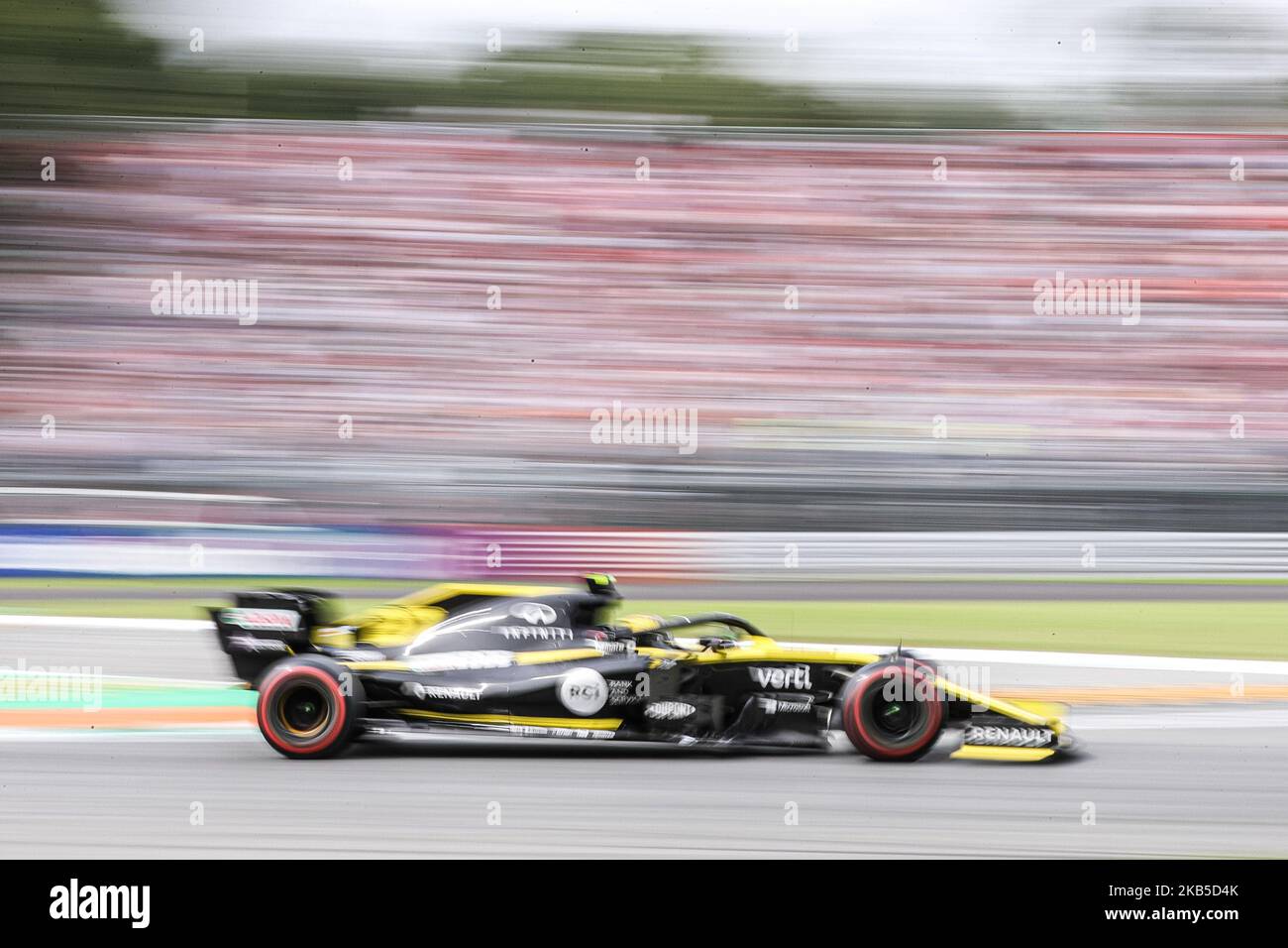 Nico Hulkenberg Conducir el (27) Renault F1 Team en pista durante la práctica para el Gran Premio de Fórmula Uno de Italia en Autodromo di Monza el 7 de septiembre de 2019 en Monza, Italia. (Foto de Emmanuele Ciancaglini/NurPhoto) Foto de stock