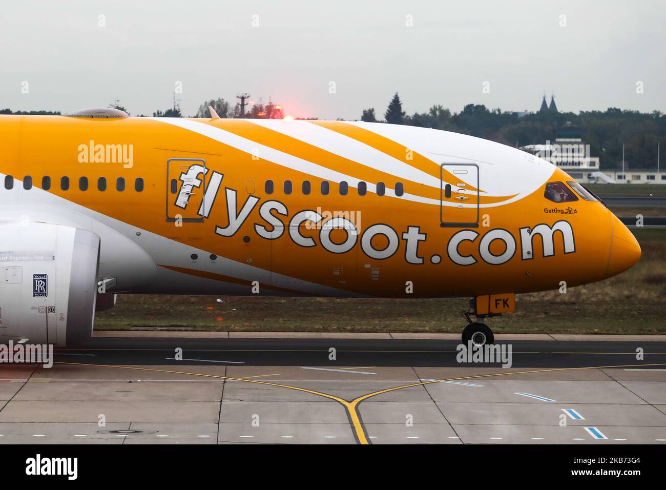 Scoot Boeing 7878 El avión Dreamliner se ve en el aeropuerto de Tegel